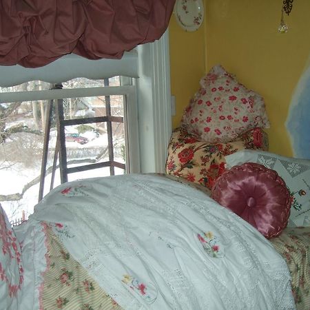 קיטרי Enchanted Nights Bed & Bath חדר תמונה