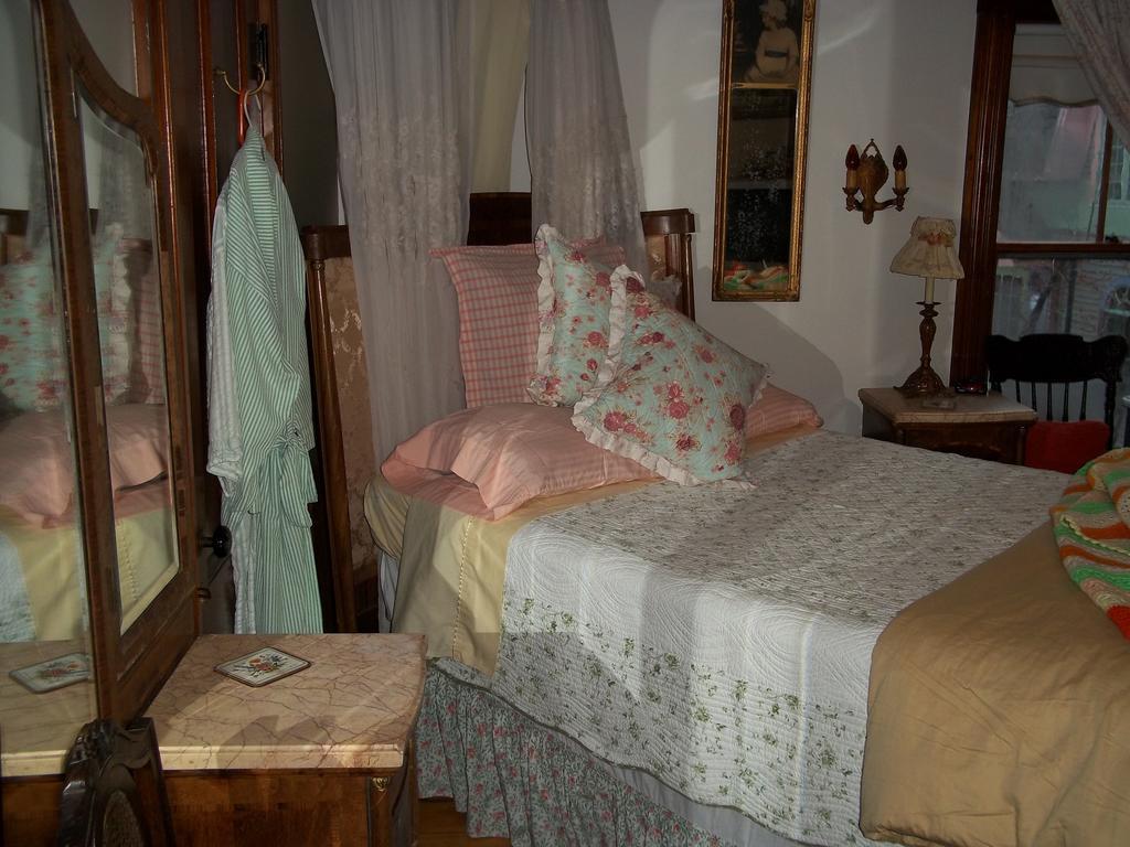 קיטרי Enchanted Nights Bed & Bath חדר תמונה