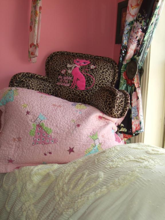 קיטרי Enchanted Nights Bed & Bath חדר תמונה